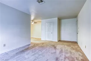 Photo #5: 2284293 Listing