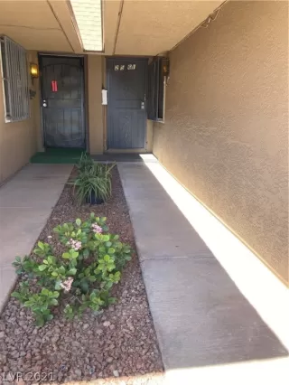 Photo #2: 2284341 Listing