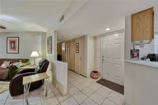 Photo #4: 2284350 Listing 