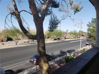 Photo #5: 2284356 Listing