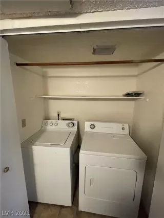 Photo #3: 2284369 Listing 