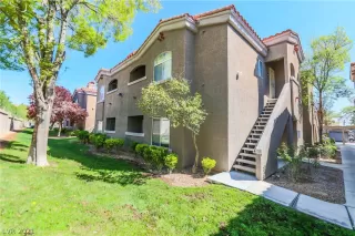 Photo #1: 2284403 Listing