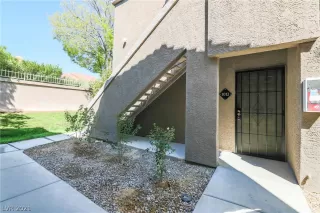 Photo #3: 2284403 Listing