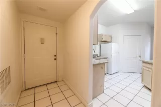 Photo #4: 2284403 Listing