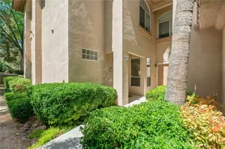 Photo #2: 2284404 Listing