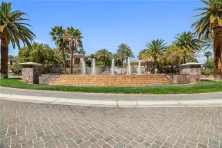 Photo #4: 2284404 Listing