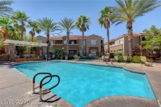 Photo #4: 2284432 Listing