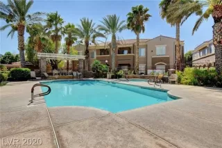 Photo #5: 2284432 Listing