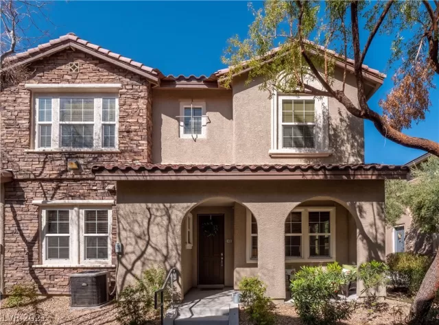 MLS: 2284439 Condo For Sale