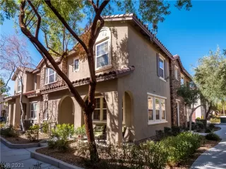 Photo #1: 2284439 Listing