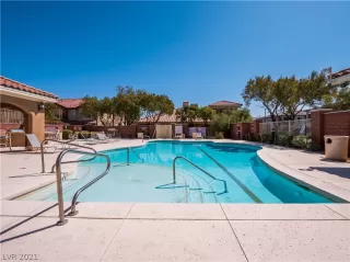 Photo #5: 2284439 Listing