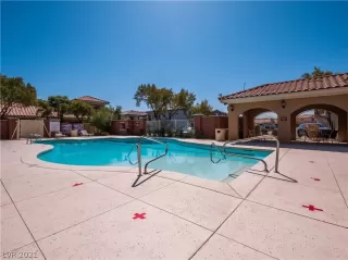 Photo #6: 2284439 Listing