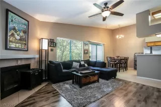 Photo #2: 2284446 Listing