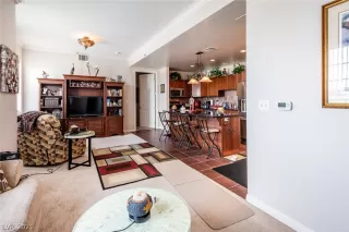 Photo #2: 2284467 Listing