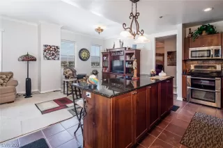 Photo #6: 2284467 Listing