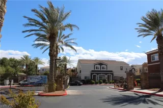 Photo #1: 2284487 Listing