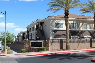 Photo #2: 2284487 Listing