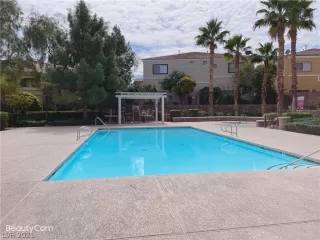 Photo #4: 2284487 Listing