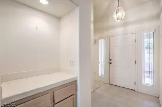 Photo #4: 2284494 Listing