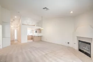 Photo #6: 2284494 Listing