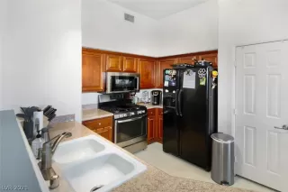 Photo #2: 2284497 Listing 