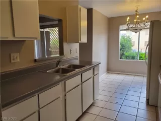 Photo #5: 2284508 Listing 