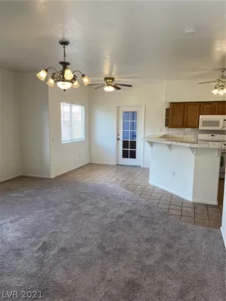 Photo #3: 2284536 Listing