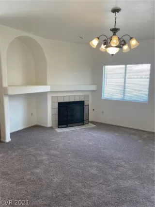 Photo #4: 2284536 Listing