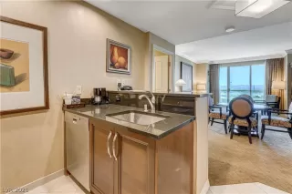 Photo #4: 2284580 Listing 