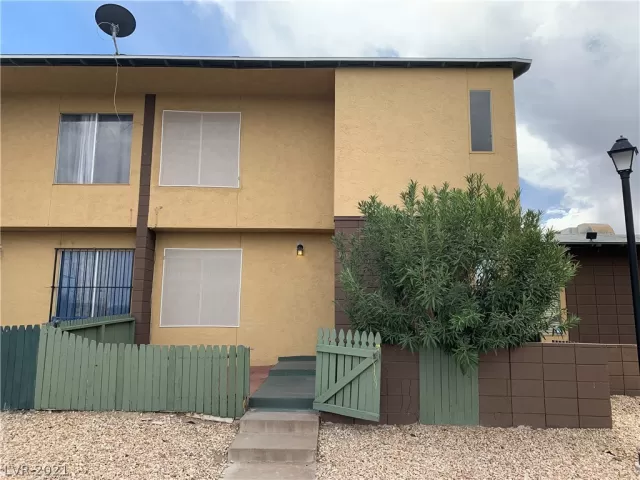 MLS: 2284596 Condo For Sale