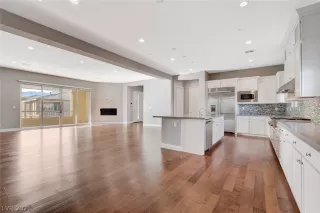 Photo #2: 2284616 Listing