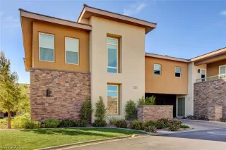 Photo #3: 2284616 Listing