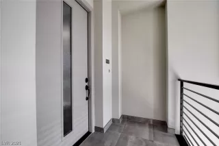 Photo #6: 2284616 Listing