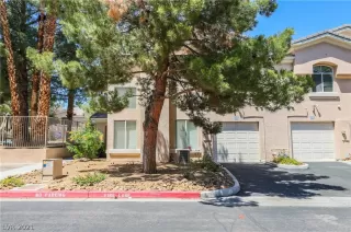 Photo #1: 2284618 Listing