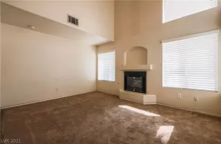 Photo #4: 2284618 Listing