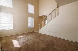 Photo #6: 2284618 Listing