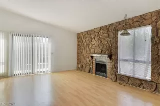 Photo #1: 2284626 Listing 