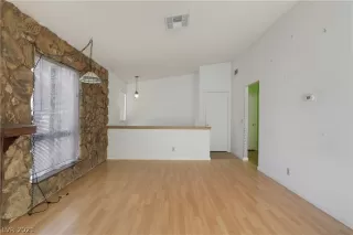 Photo #2: 2284626 Listing 