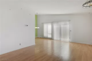 Photo #3: 2284626 Listing 