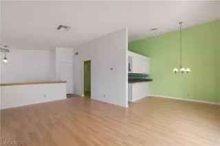 Photo #5: 2284626 Listing 