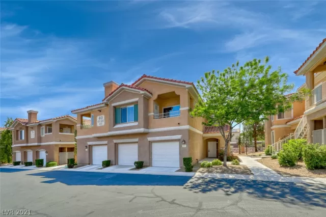 MLS: 2284627 Condo For Sale