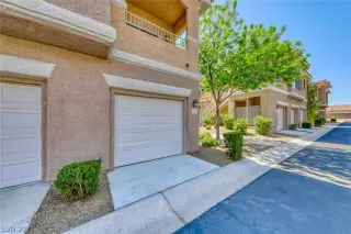 Photo #2: 2284627 Listing 