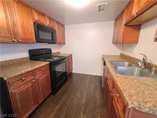 Photo #3: 2284680 Listing 