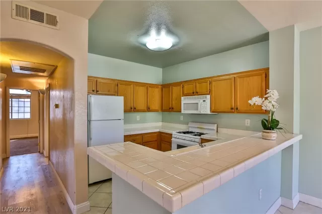 MLS: 2284700 Condo For Sale