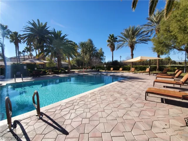 MLS: 2284716 Condo For Sale