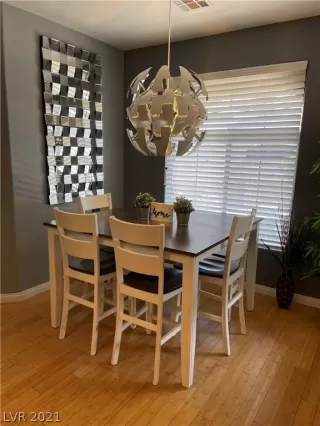 Photo #2: 2284716 Listing