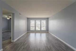 Photo #2: 2284723 Listing 