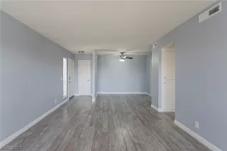Photo #3: 2284723 Listing 