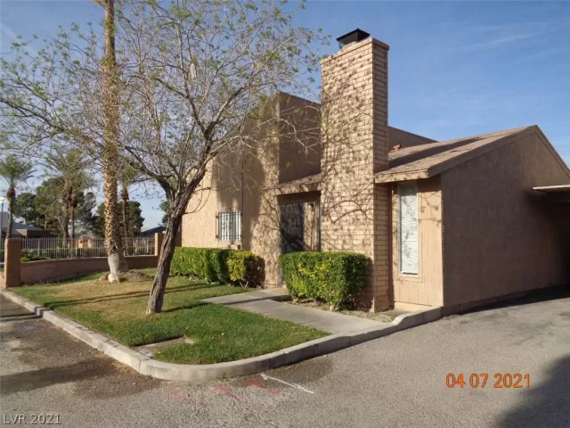 MLS: 2284759 Condo For Sale