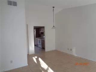 Photo #1: 2284759 Listing 